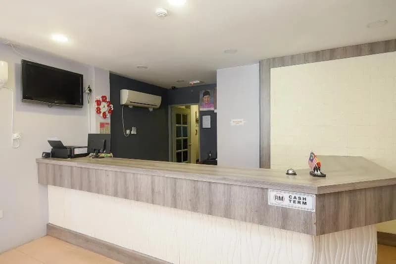 Oyo 989 Ostay Inn - photo 1