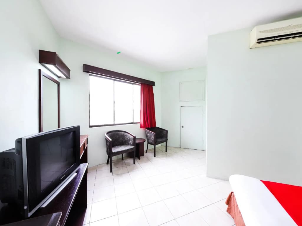 OYO 43955 N9 Business Hotel - photo 5