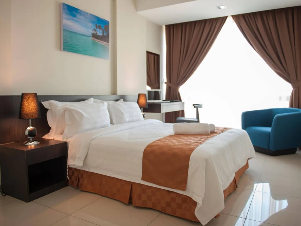 Sky Hotel Kota Kinabalu - photo 4