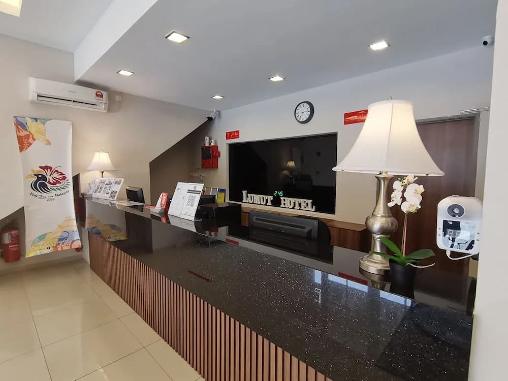 OYO 89443 Lumut Hotel - photo 11