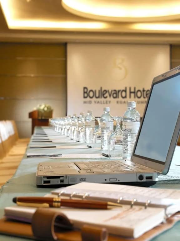 St. Giles Boulevard Hotel - photo 37