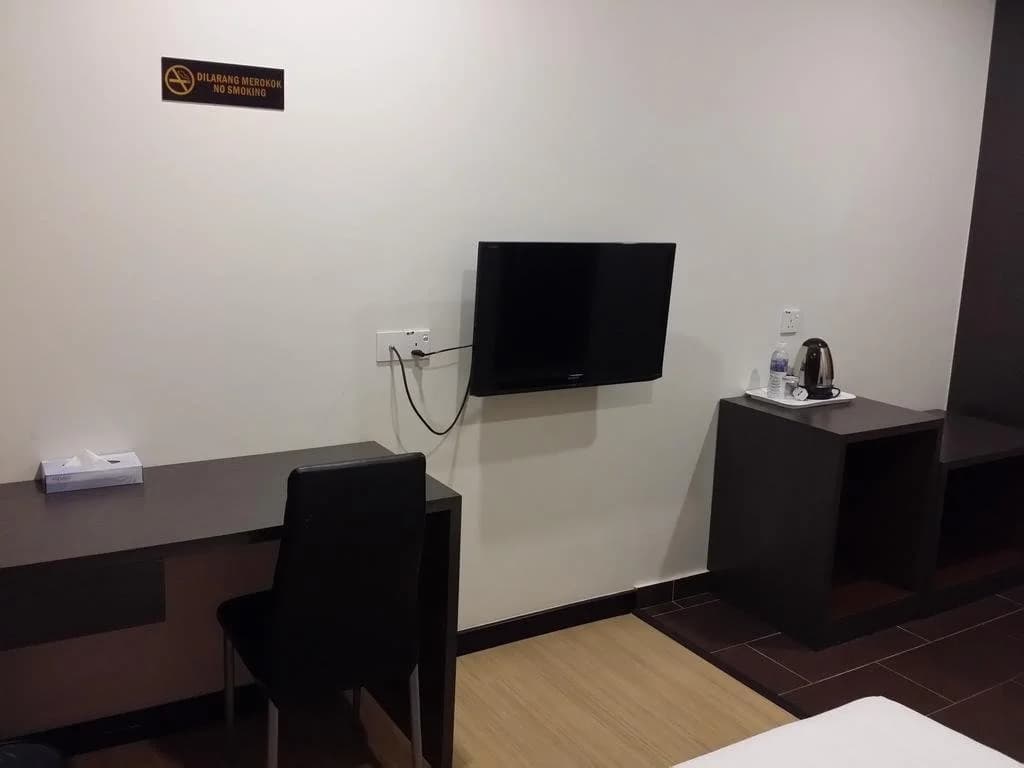 MJ Hotel - photo 17