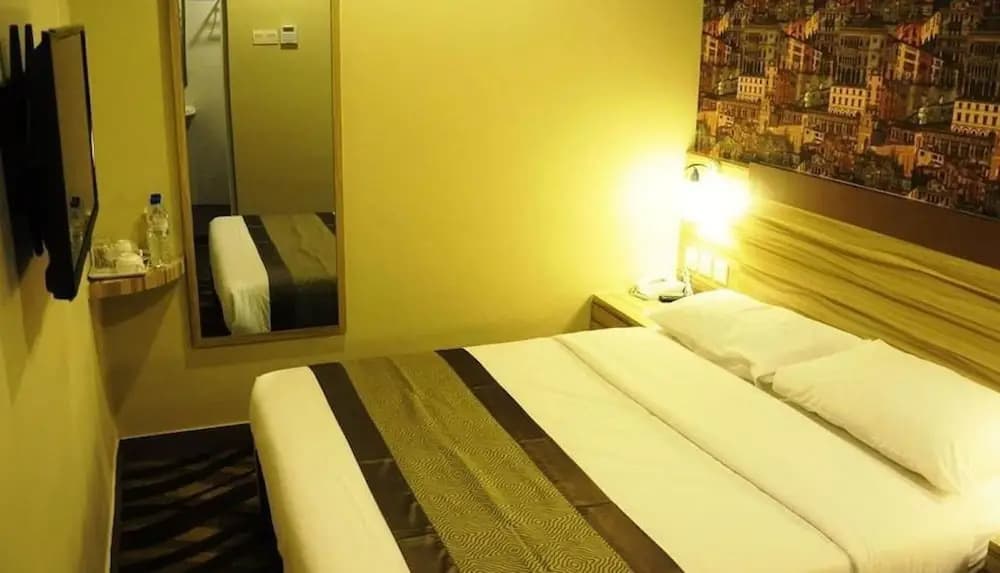Victory City Hotel Crystal Bay - photo 9
