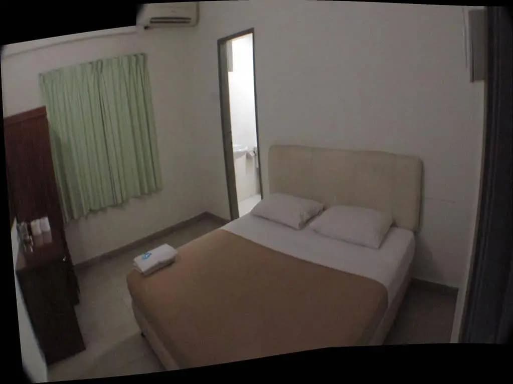 JRL Budget Inn Hotel - photo 4