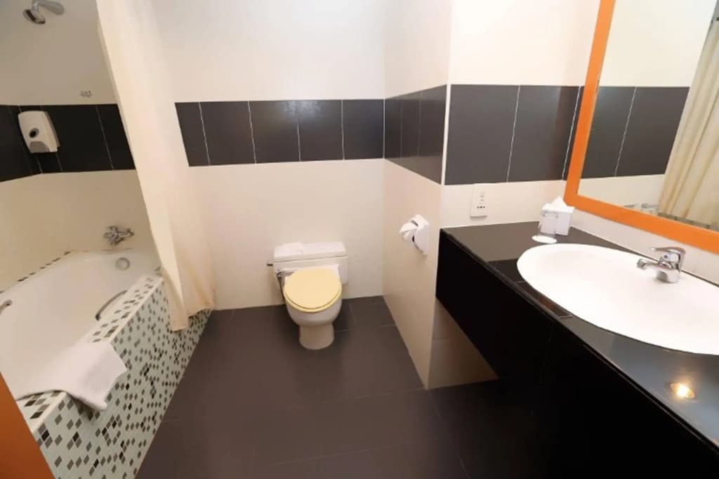 M Suites Hotel - photo 10