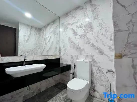 【Marina View】Bathtub/BayView/Permas (3BR3B) 5px - photo 5