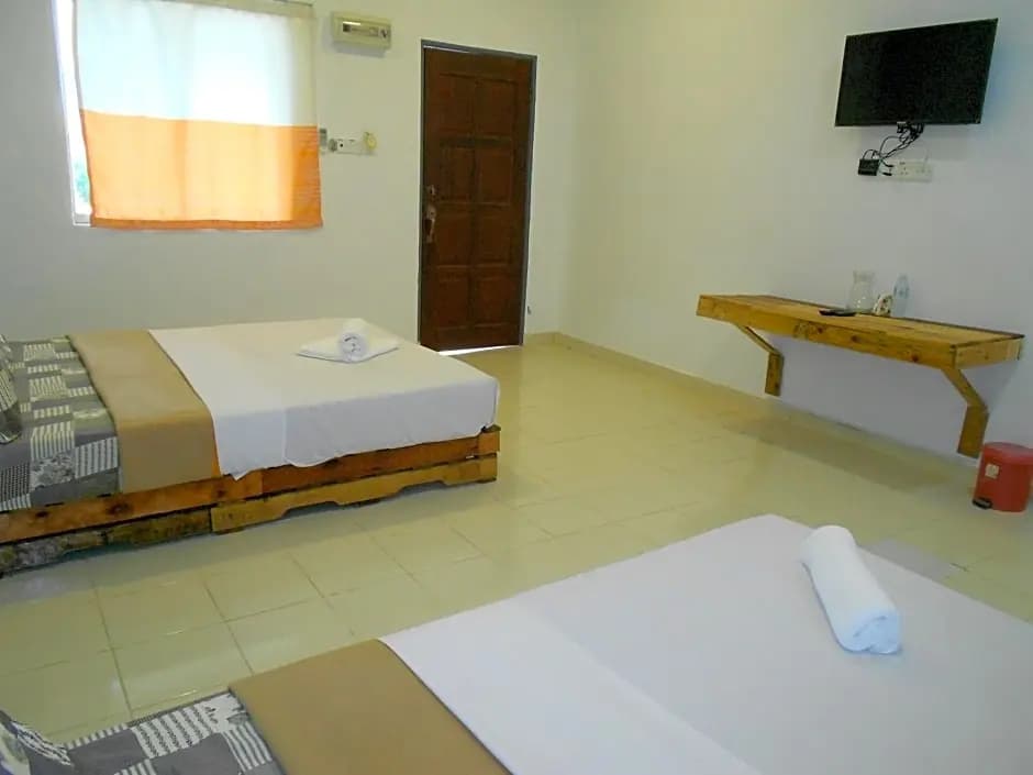 Perintis Motel Cenang - photo 13