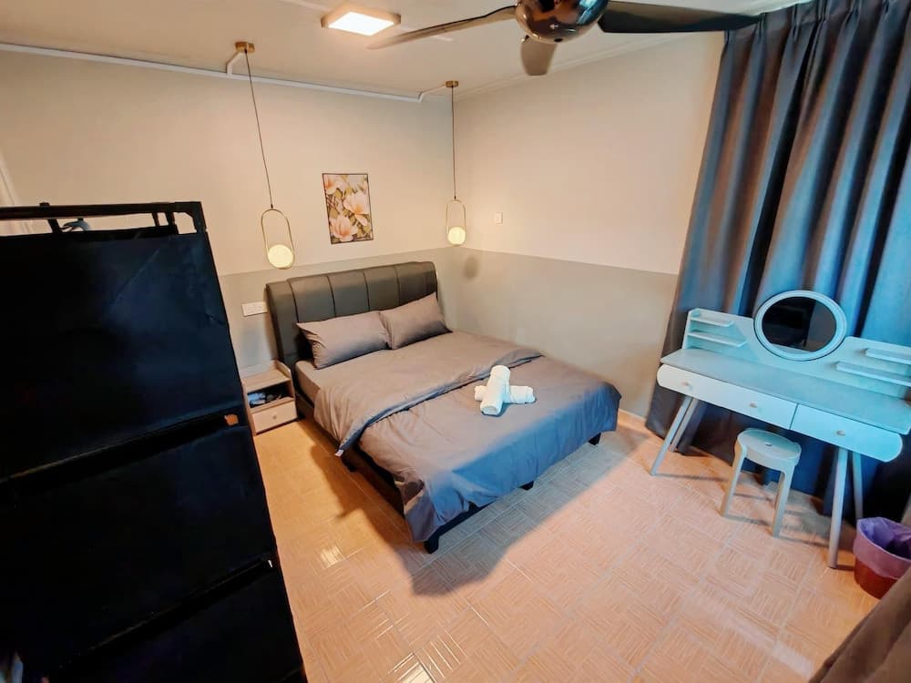 Comfy Tok Sira Home Kuantan 5 BR - photo 4
