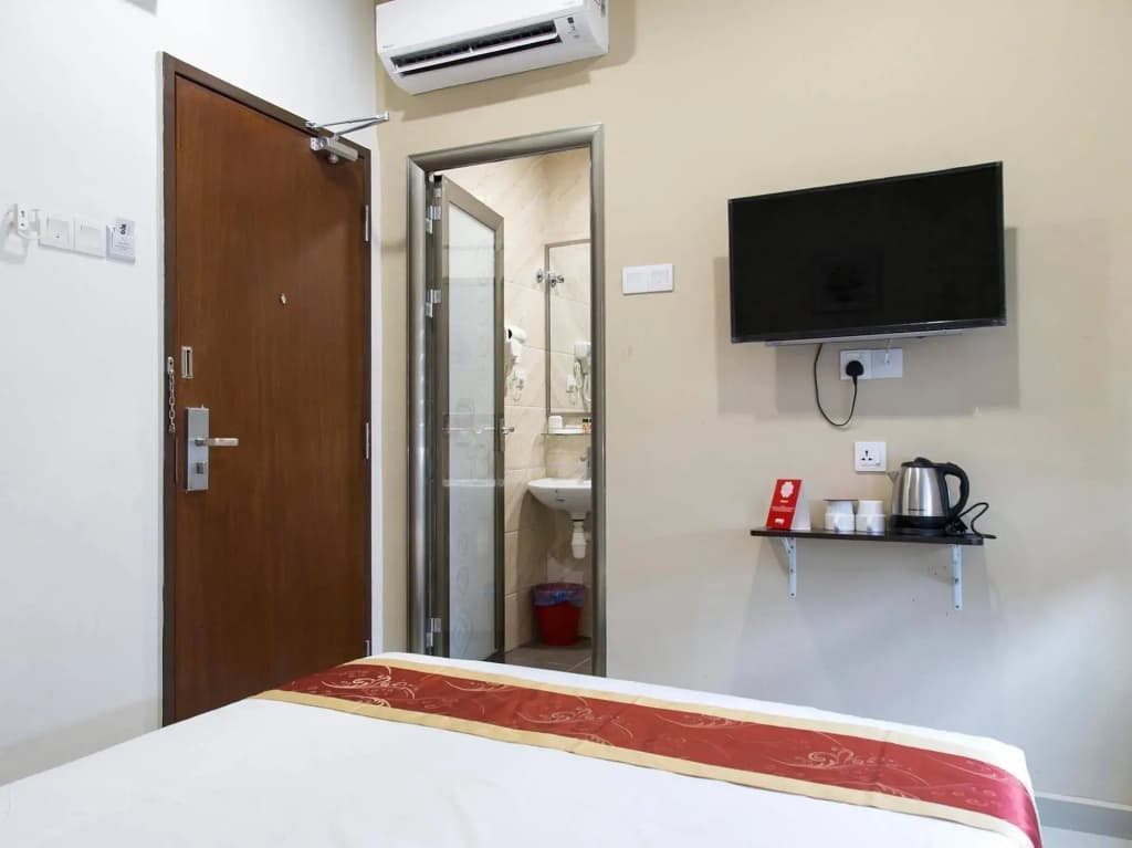 Global Inn Hotel - photo 2