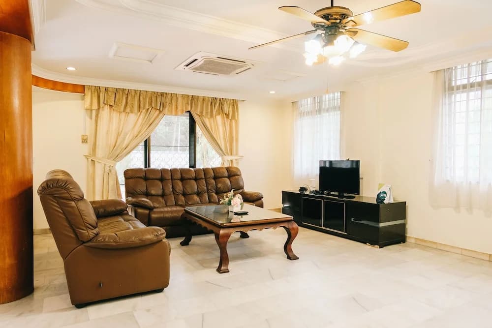 Clover Homestay - photo 2