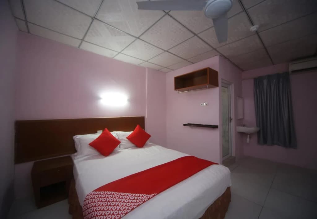OYO 738 Hotel 81 - photo 2
