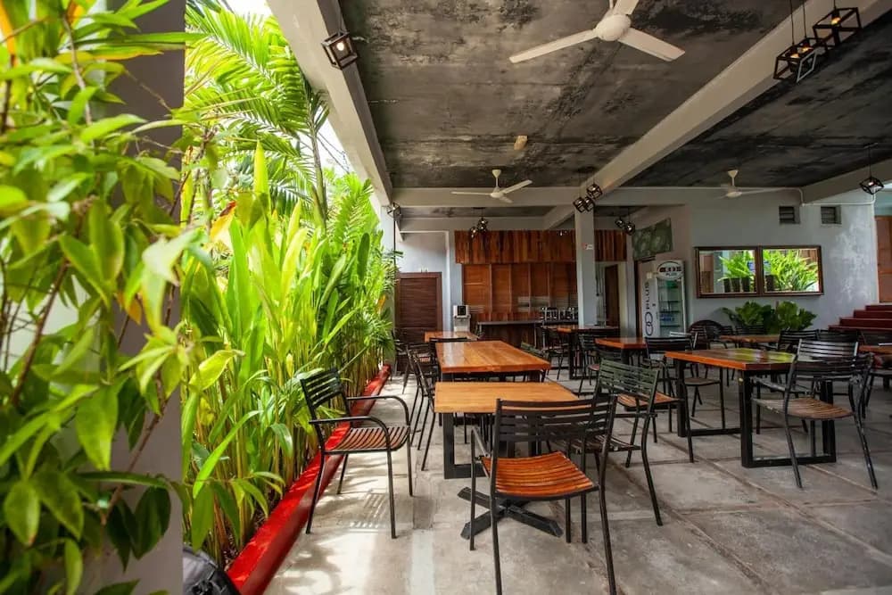 Pavilion Inn Hotel - photo 17