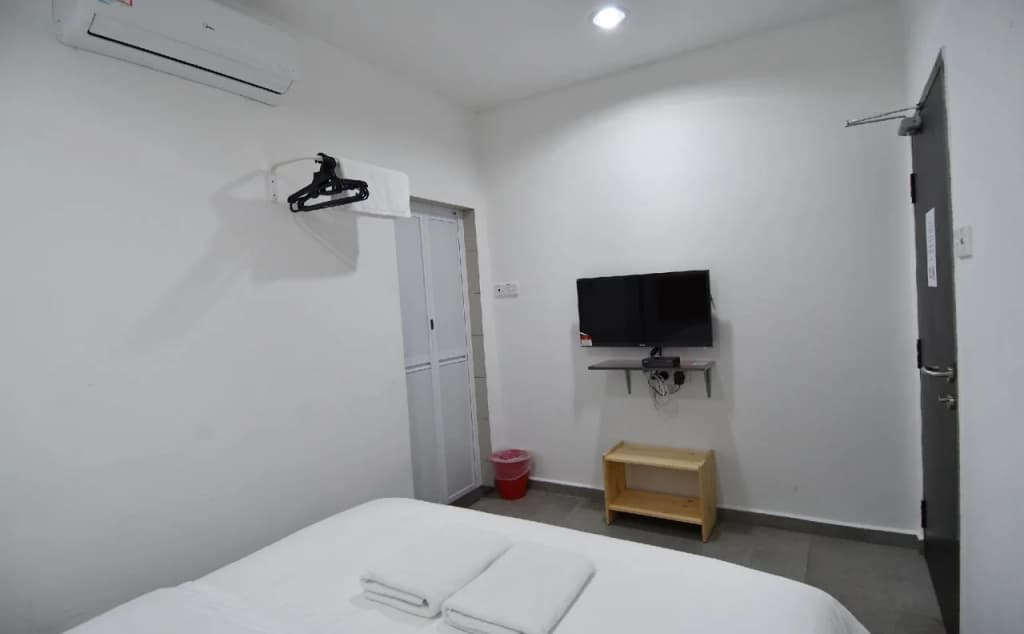 The Bed Hotel - photo 7