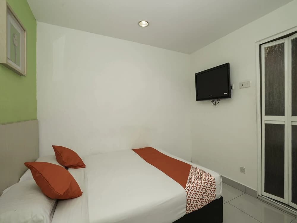 Happy 92 Hotel - photo 2