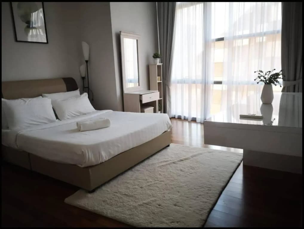 Executive 2-Bedroom Next to Paradigm Mall and New World Hotel - photo 5