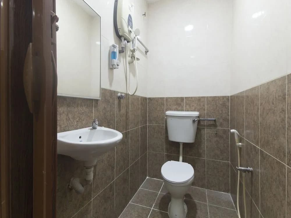 OYO 964 Venice Fajar Hotel - photo 5