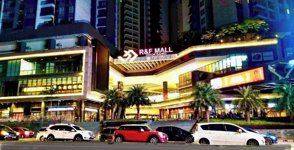 JB City CIQ-R&F Shopping Mall Apartment - photo 43