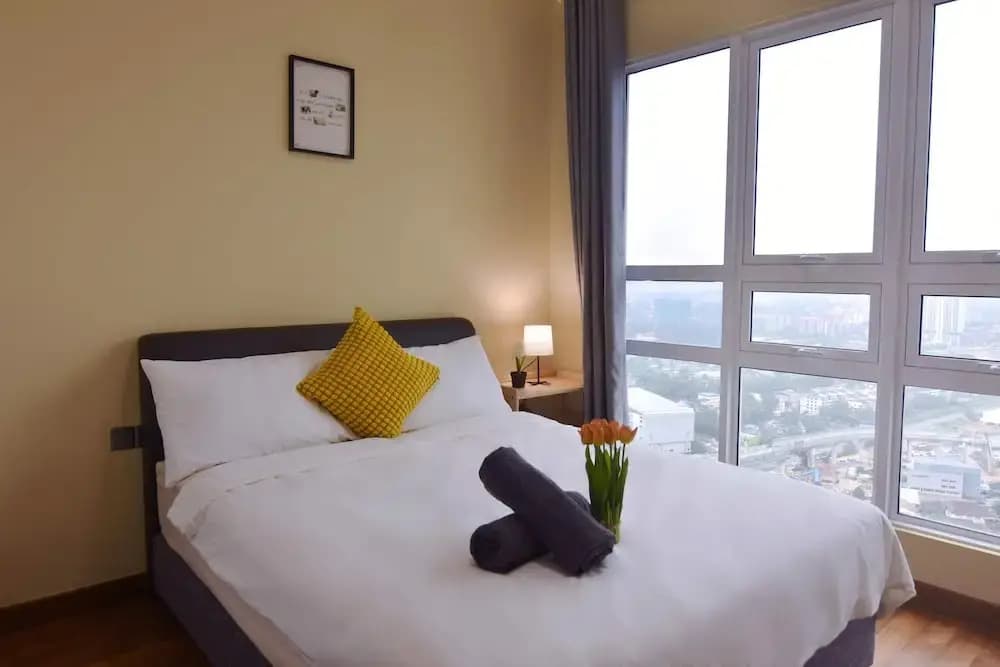 Cozy 1BR Suite at Tritower Steps to JB CIQ - photo 3