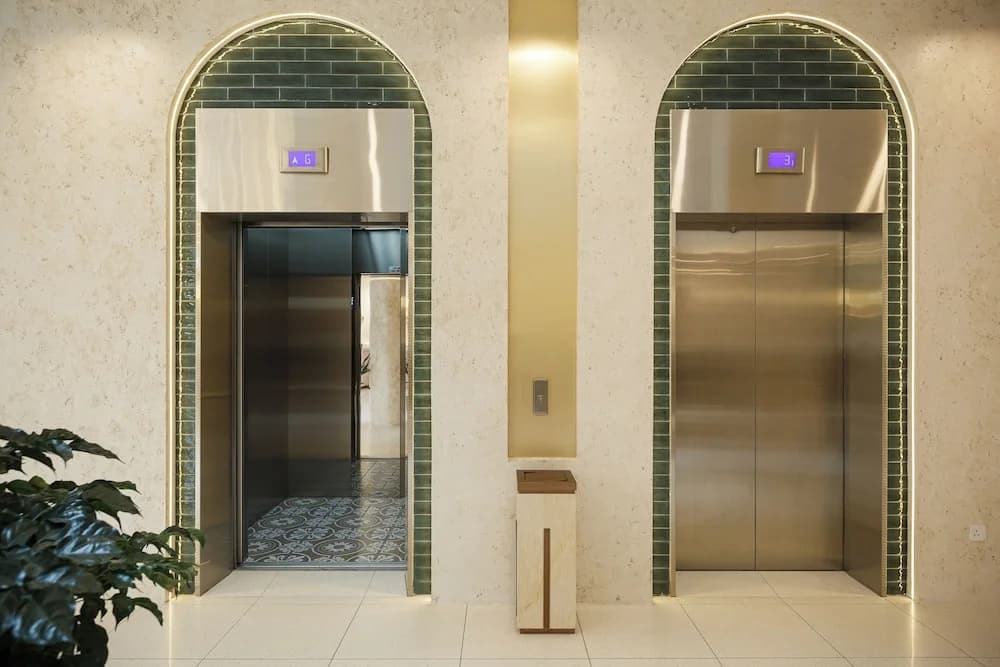 Wellesley Hotel - photo 1