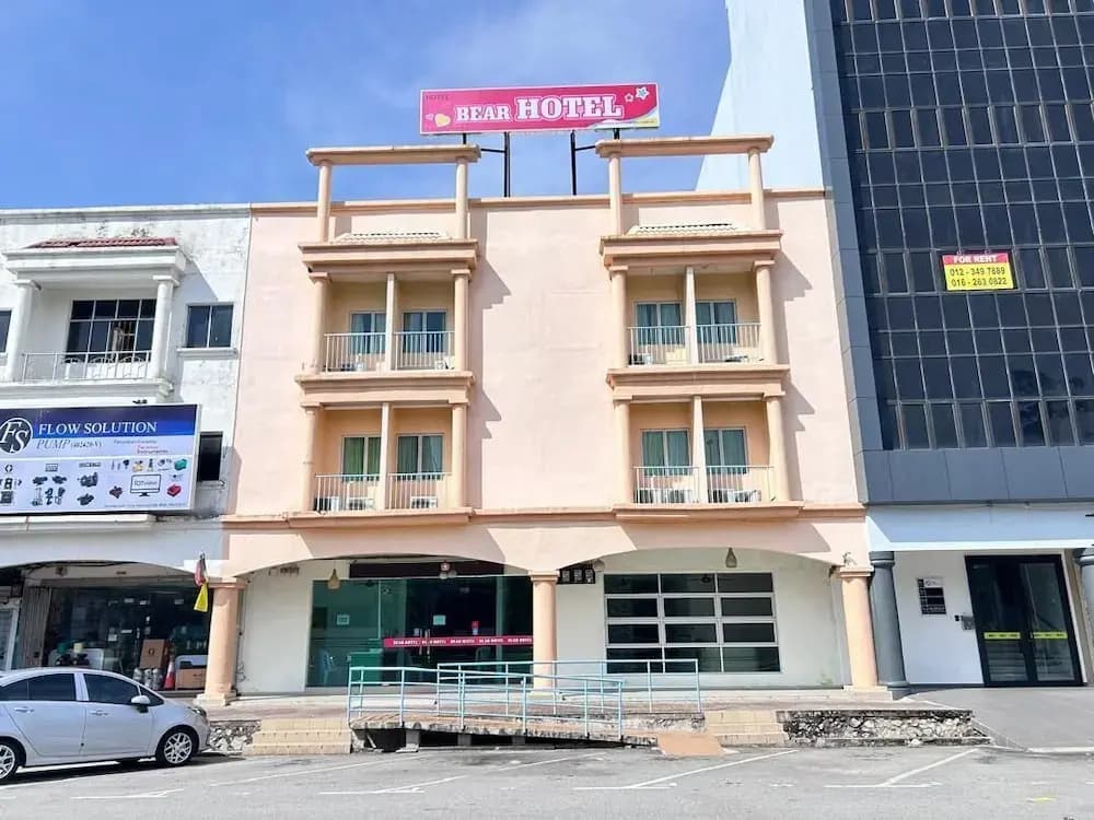 BEAR HOTEL at NILAI - photo 1