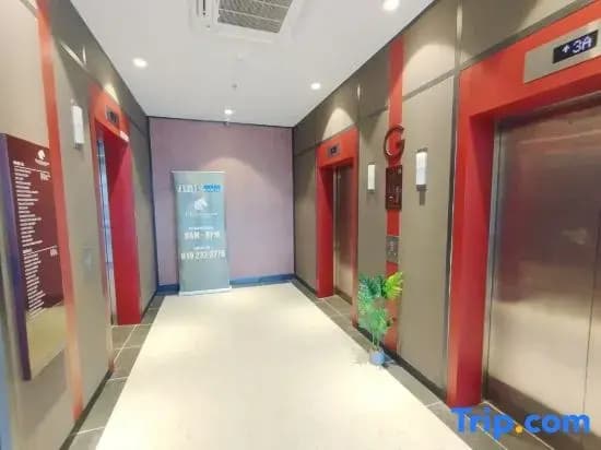 The Stallionz Signature Suites by IWH Suites - photo 4
