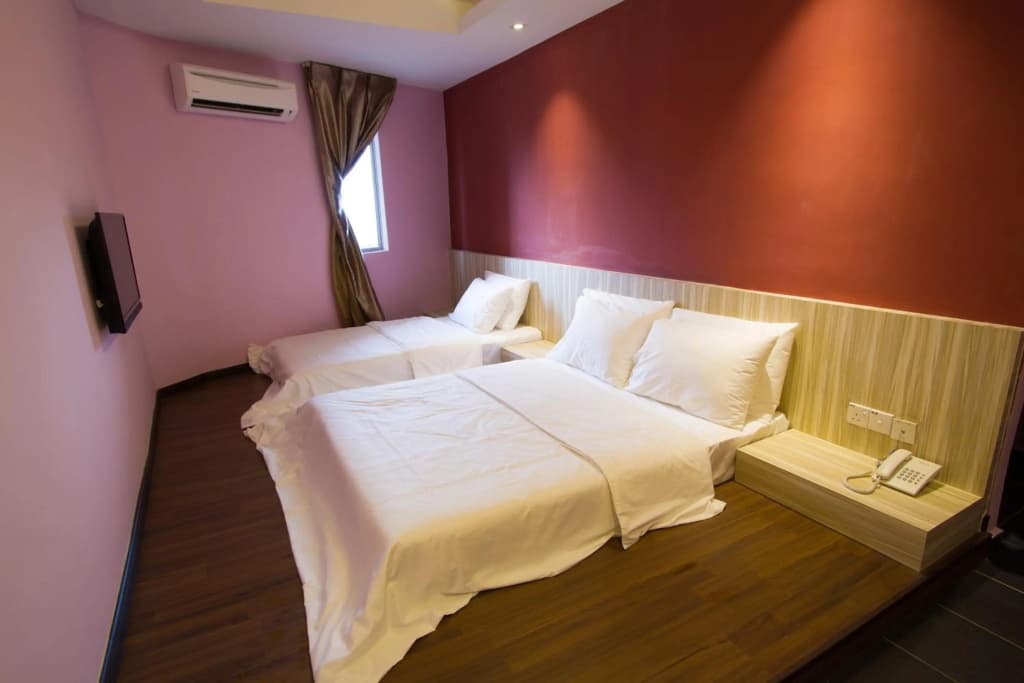 JS Hotel - photo 7