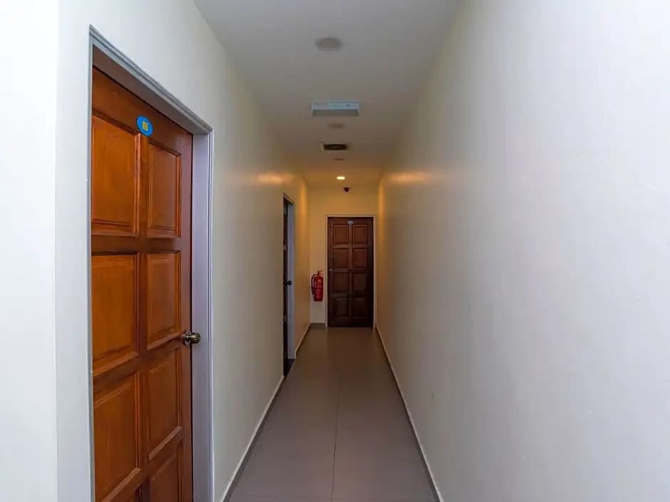 OYO 44095 Bluewater Hotel (2) - photo 8
