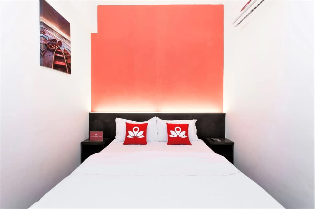 Madras Hotel - photo 2
