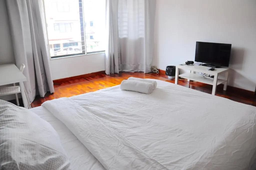 Grayhaus Guest House - photo 3