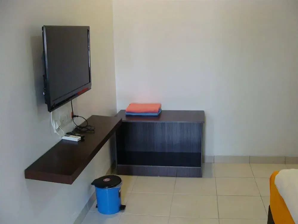 White House Homestay - photo 15