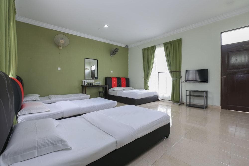 SPOT ON 90012 Cerana Villa Resort & Medan Ikan Bakar - photo 4