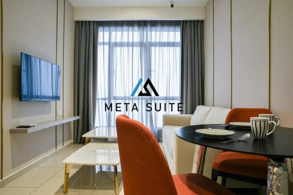 Sky pool 4 star hotel grade stay in i-City - photo 11
