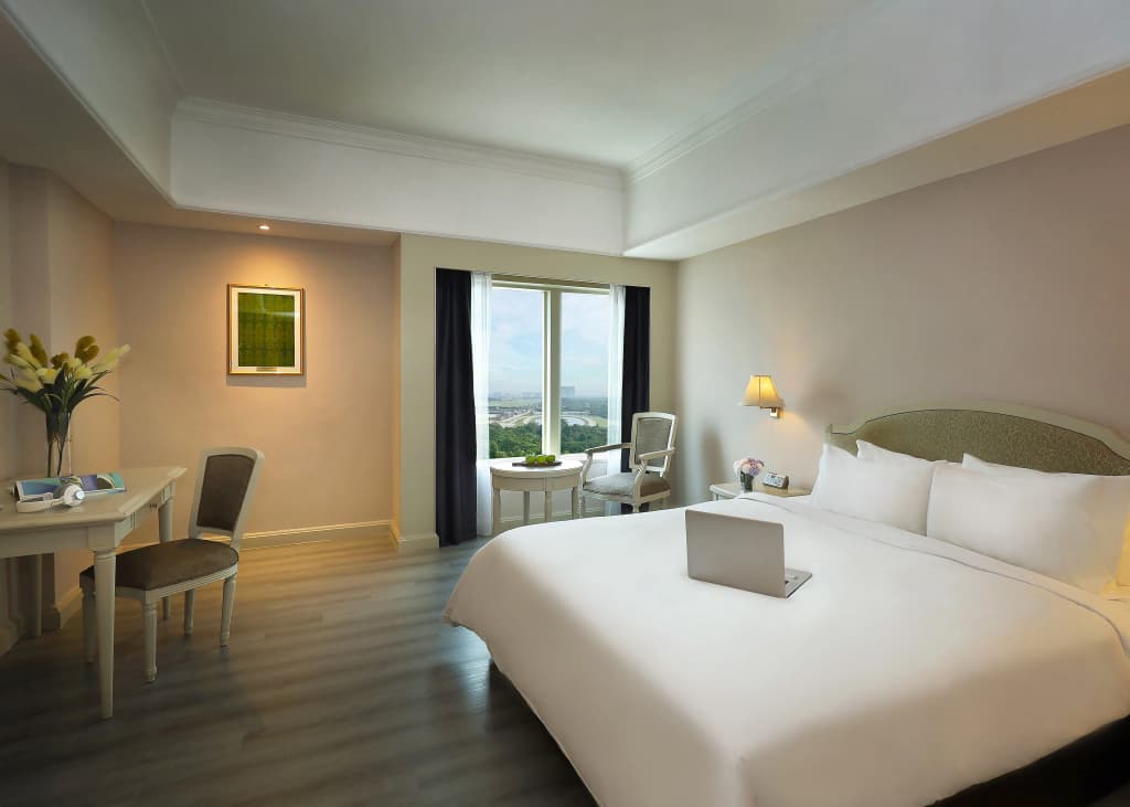 Berjaya Waterfront Hotel - photo 36