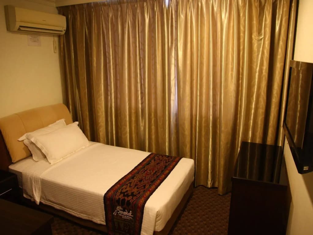 Royal Hotel - photo 5