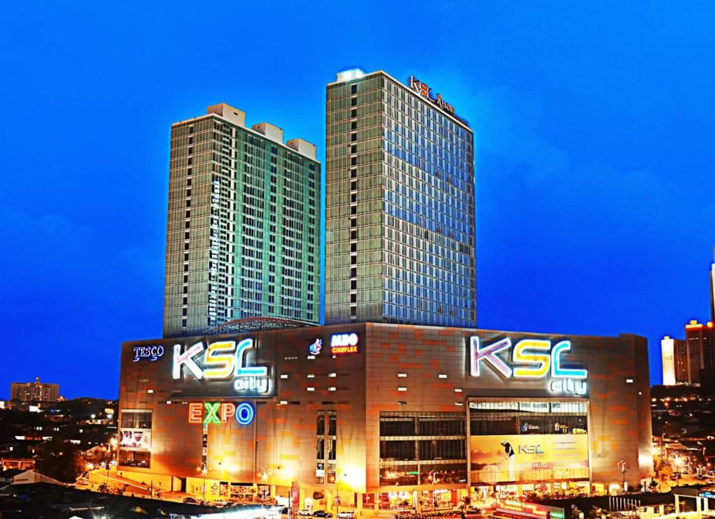 KSL City Mall 4-6pax Netflix｜Smart TV 55inch - photo 5