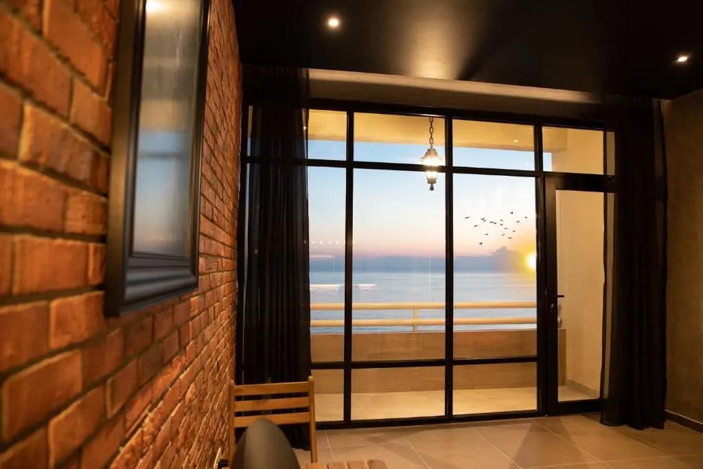 Lovely 1-bedroom condo with pool - photo 8