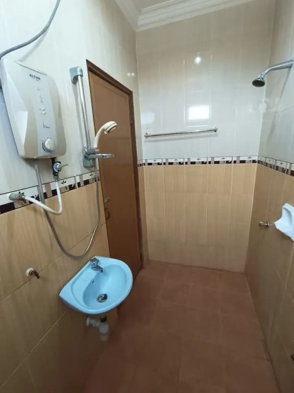 OYO 90868 Oba Hotel - photo 11