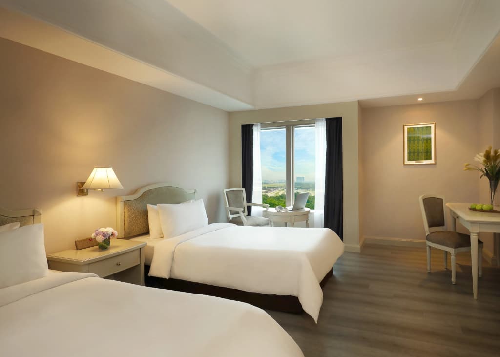 Berjaya Waterfront Hotel - photo 5