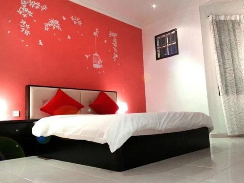 Southtree Macaroon Holiday House - photo 1