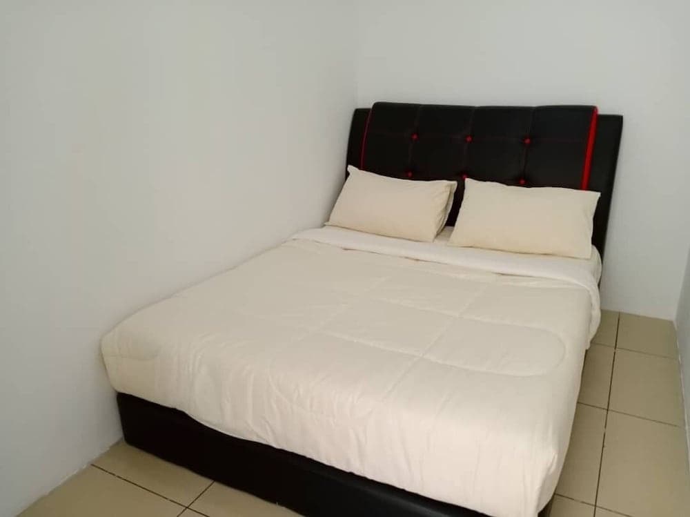 My 3 Rooms Apartment at Golden Hills - photo 3