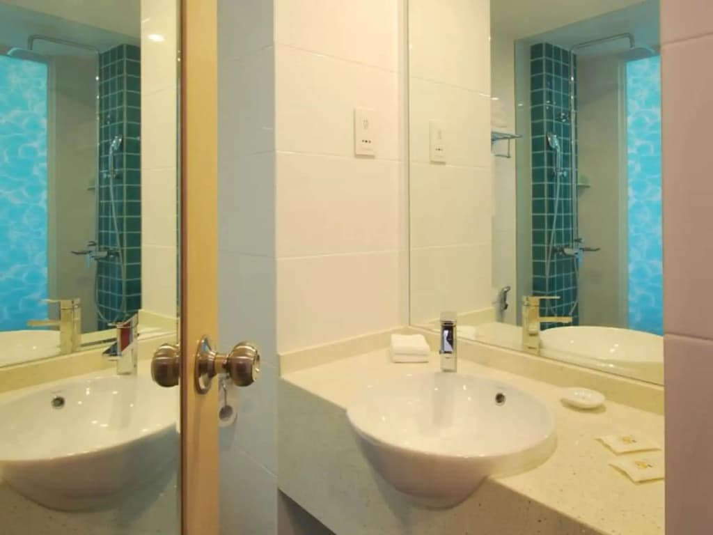 Oceania Hotel - photo 10