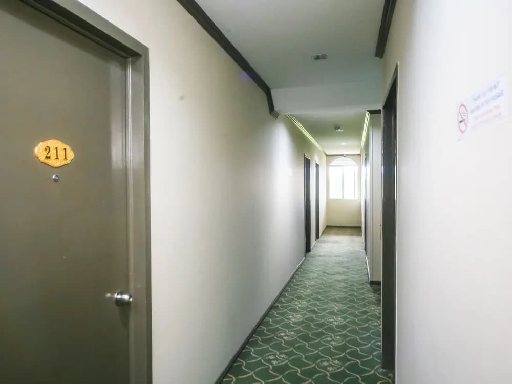 Jockey Lodge Hotel by OYO Rooms - photo 10
