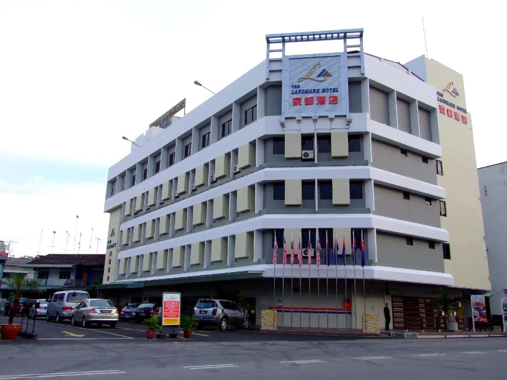 The Landmark Hotel - photo 1