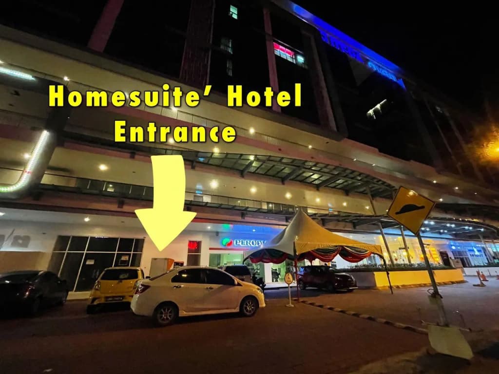 Homesuite Hotel - photo 1