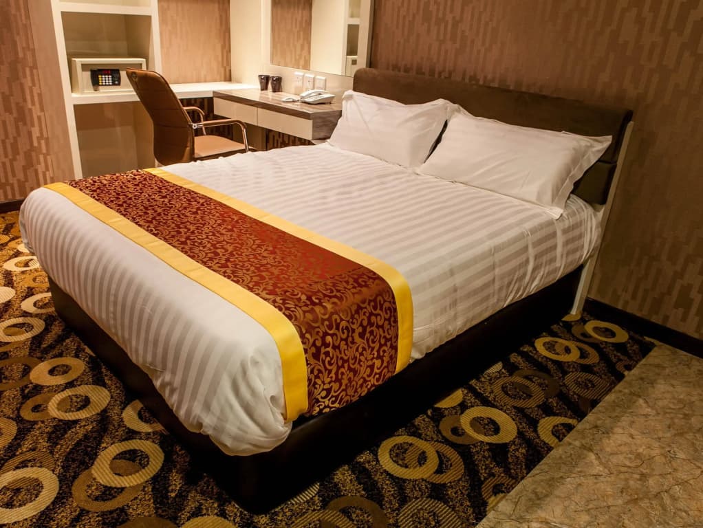 Golden Valley Hotel - photo 4
