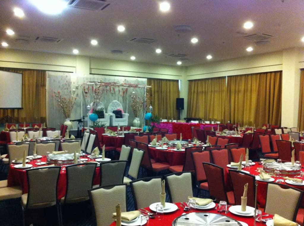 The Pavilion Hotel - photo 18
