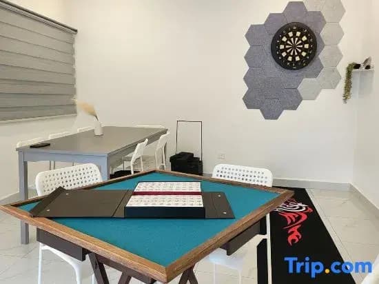 Pelangi JB Landed D'Pickeball Fun House 5BR14pax - photo 2