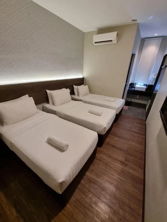 The Square Hotel - photo 33