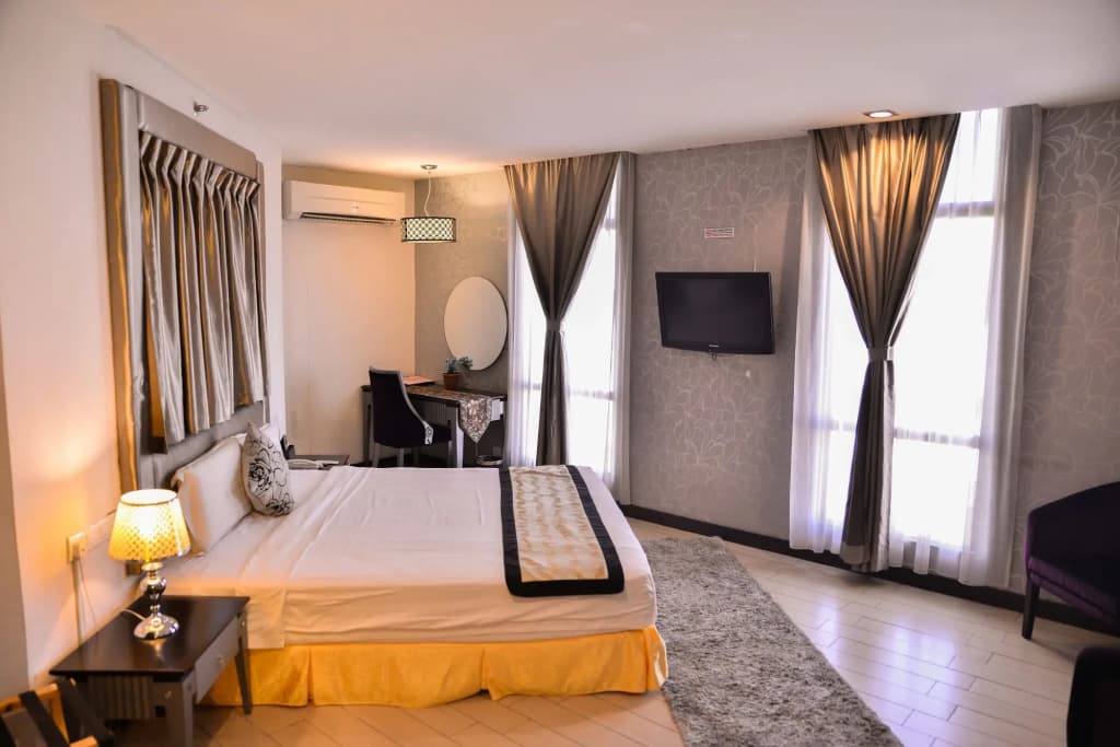 Shervinton Executive Boutique Hotel - photo 36
