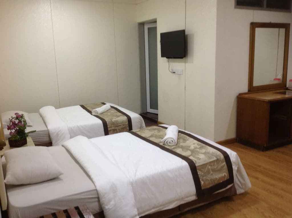 Sabrina Court Hotel - photo 12